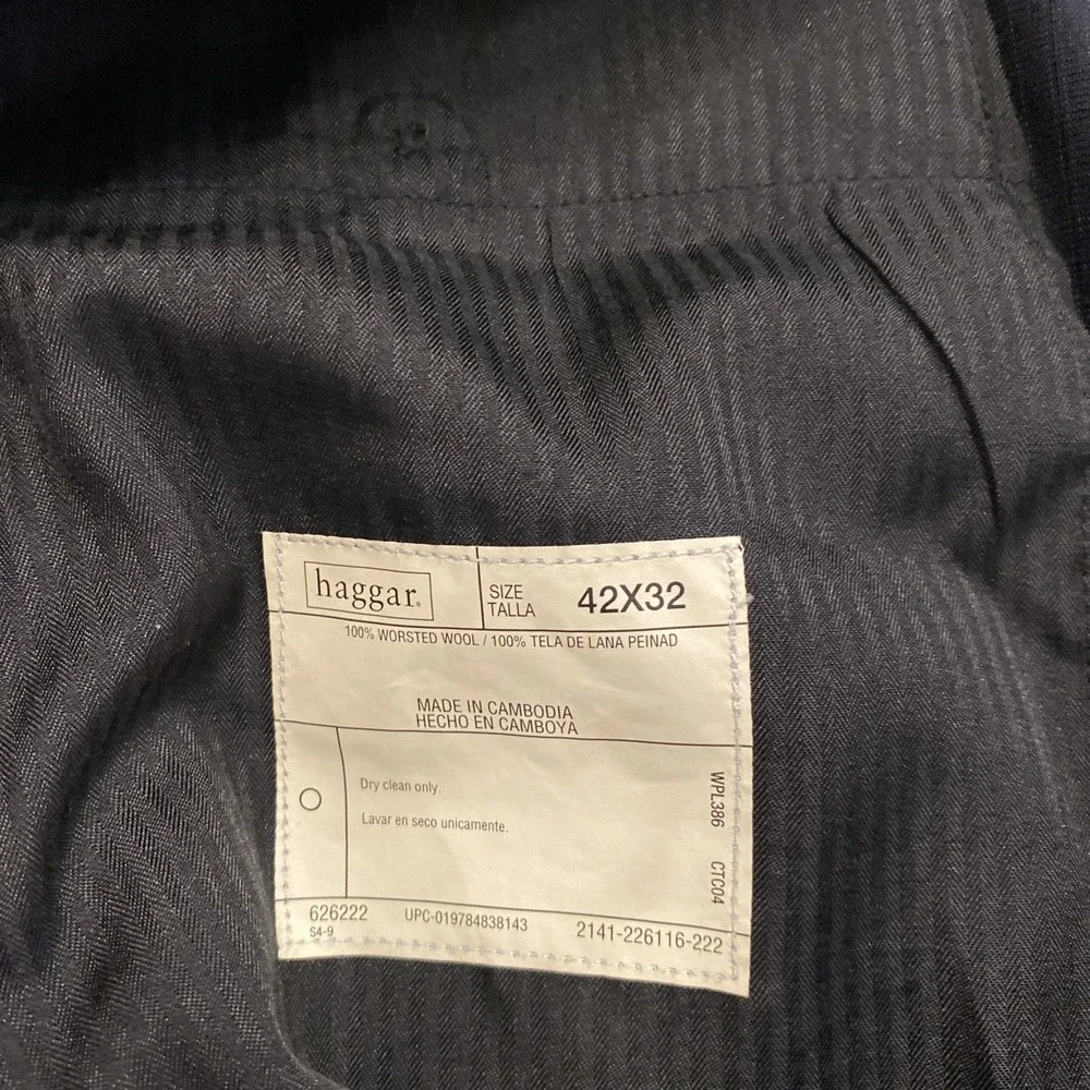 Haggar 2 Piece Suit Mens 46R/W 42/32 Black With Blue Stripe Jacket Pants Classic